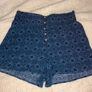 SO womens shorts/small/super high rise/relaxed through hip & thigh/3-in. inseam